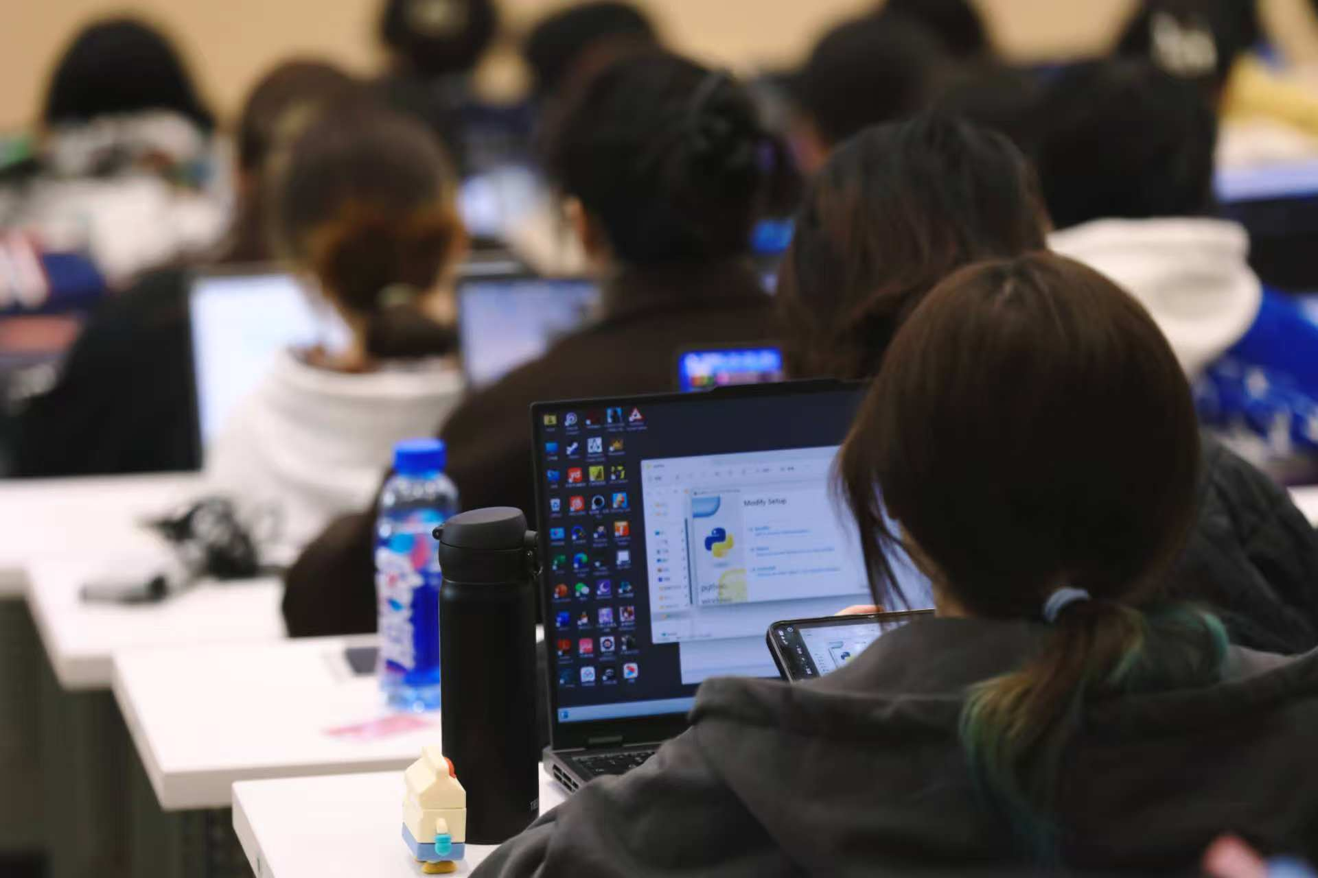 听课中的你们